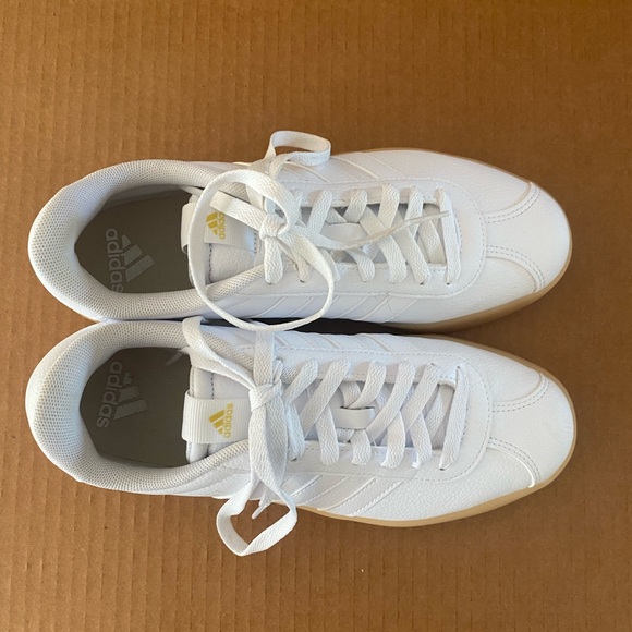 adidas Women's VL Court 3.0 Sneaker | US 8.5 - Picture 3 of 8